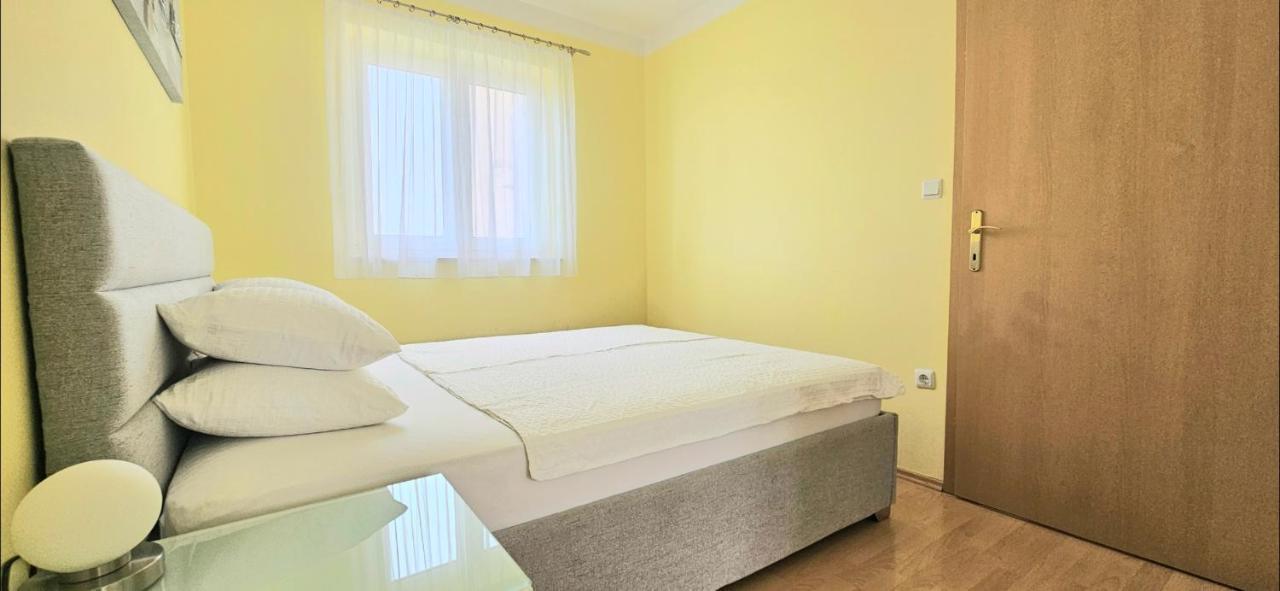 Apartments Oaza, Vrsi Mulo Exterior photo